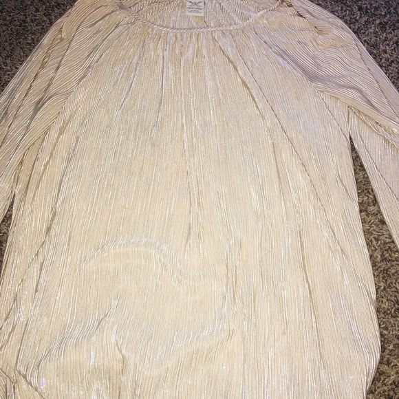 Shirts - Picture 4 of 7